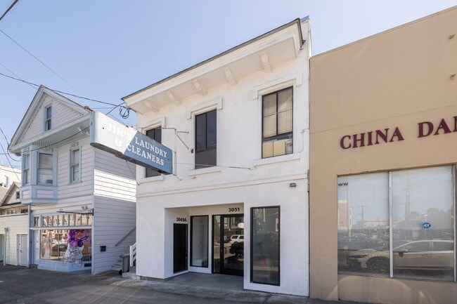 Foto del edificio - 3049-3051 Clement Street (1356rc)