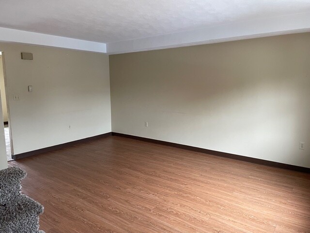Foto del edificio - 6870 Reynolds Mill Rd
