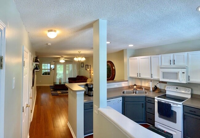 Photo - 466 Doane Way House