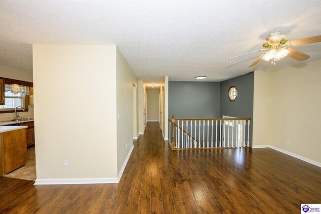 Foto del edificio - 413 Ridgecrest Rd