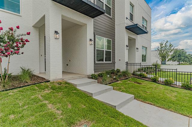 Foto del edificio - 2122 Village Walk Ln