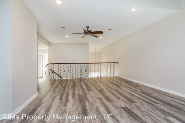 Building Photo - 4 br, 3.5 bath House - 11412 North Madison...