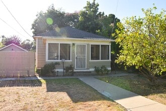 Building Photo - 344 S Orange St