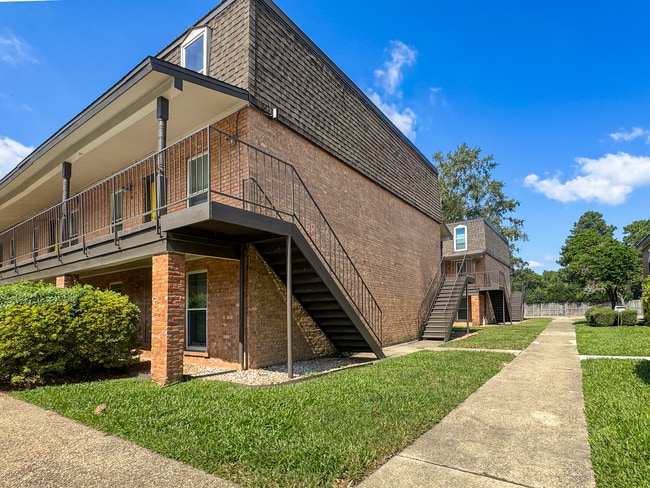 Building Photo - The Vibe Apartments