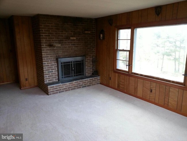 Foto del edificio - 1841 Highland Ridge Rd