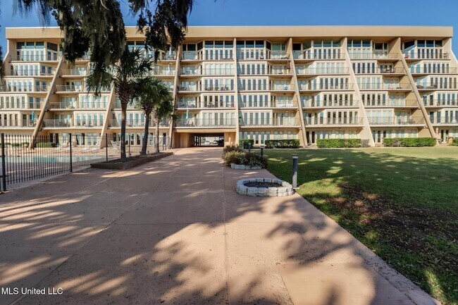 Foto del edificio - 520 Beach Blvd