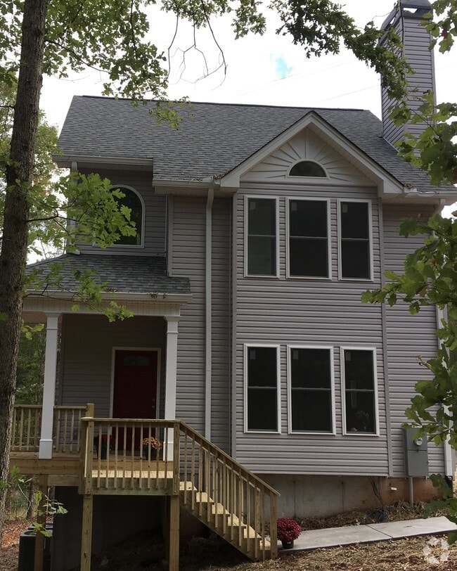 Building Photo - 5926 Long Branch Rd