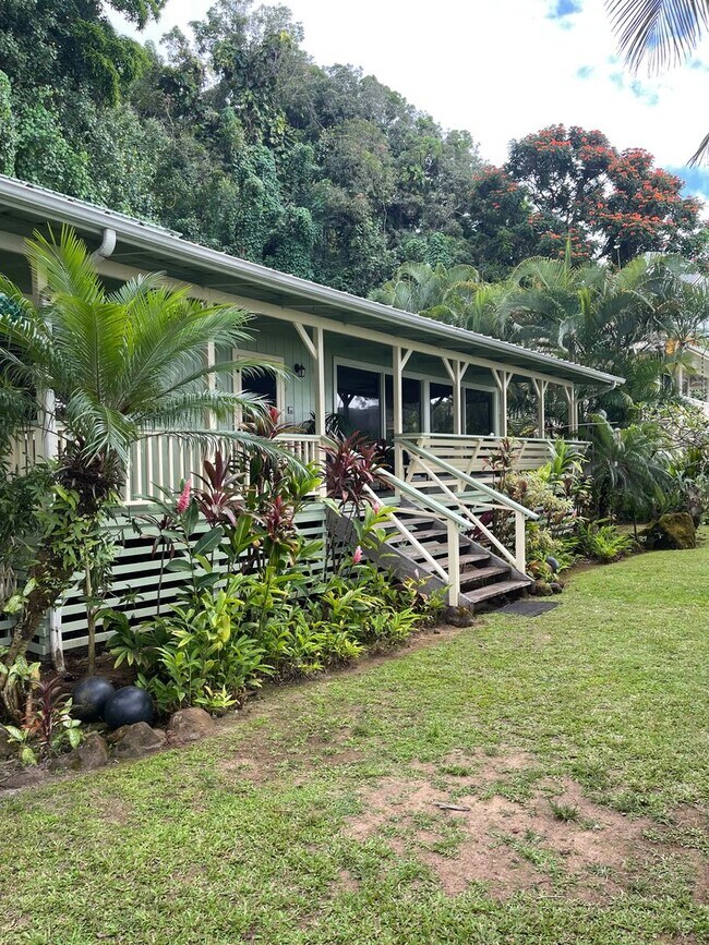 Foto del edificio - Furnished Anini Beach Front House 2 Bedroo...