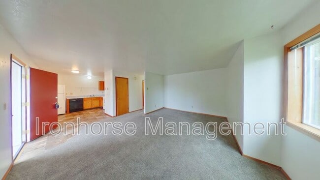 Building Photo - 519 S 15th Ave