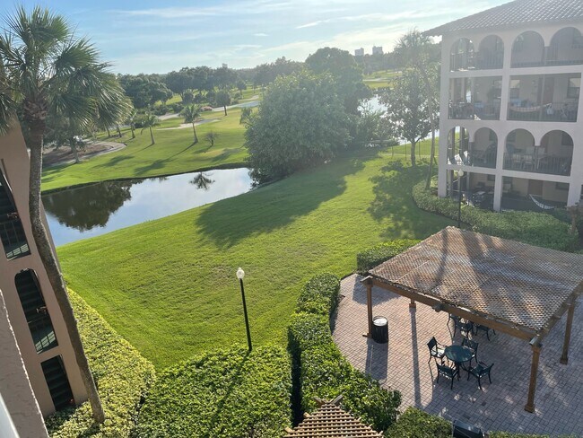 Foto del edificio - 6150 Gulfport Blvd S