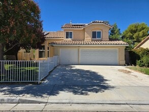 Building Photo - 2602 Overland Ave