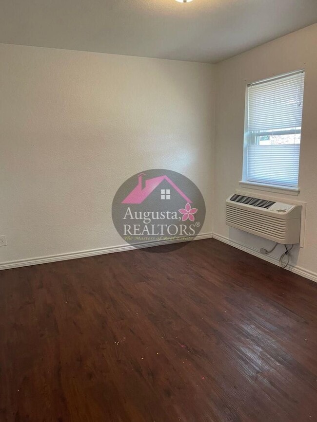 Foto del edificio - Adorable 2 Bedroom on the South Side!