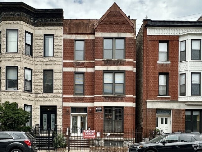 Building Photo - 2943 N Halsted St