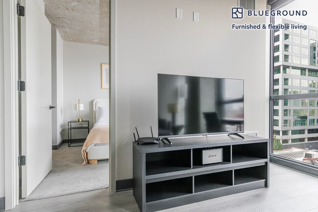 Building Photo - 180 N Ada St