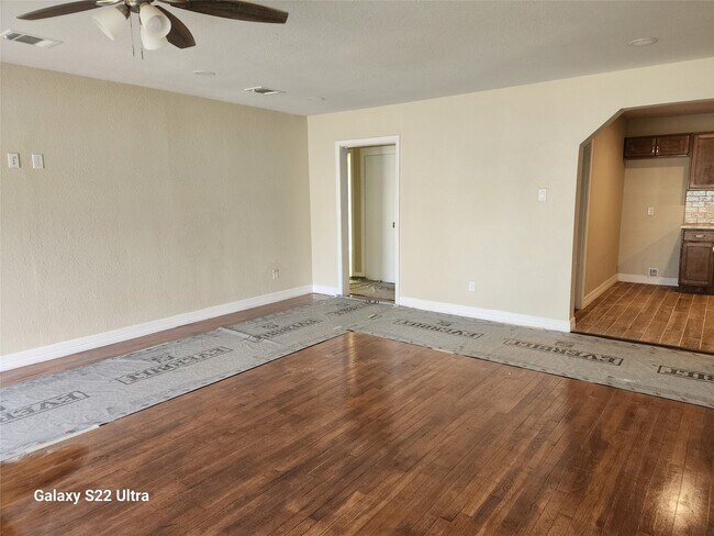 Foto del edificio - 702 McDaniel St