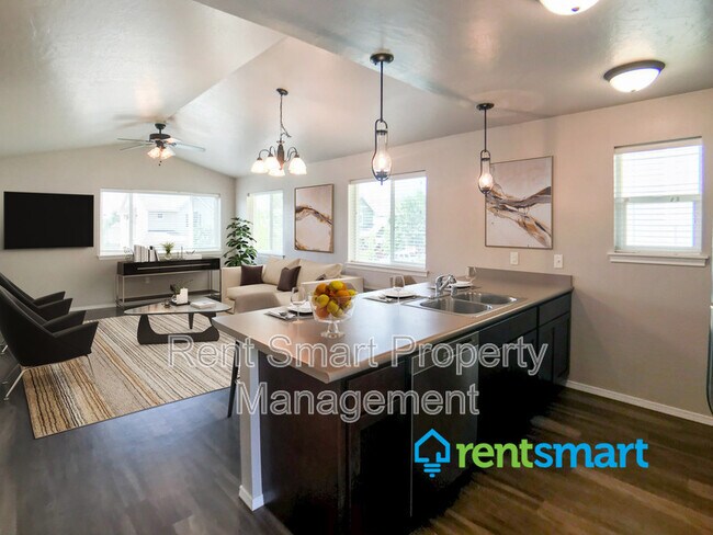Building Photo - 4947 Potter Park Loop 201