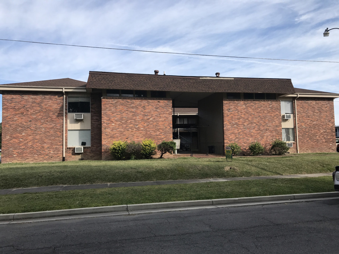 Primary Photo - Barkley Oaks Apartments