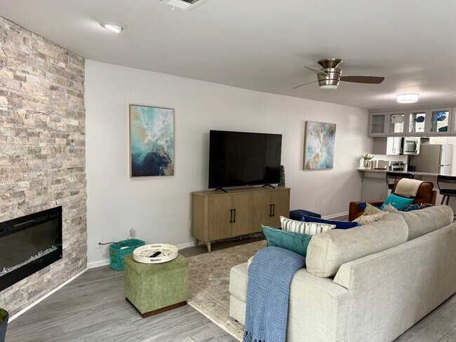 Building Photo - Fully furnished, private 2-story VB Condo!