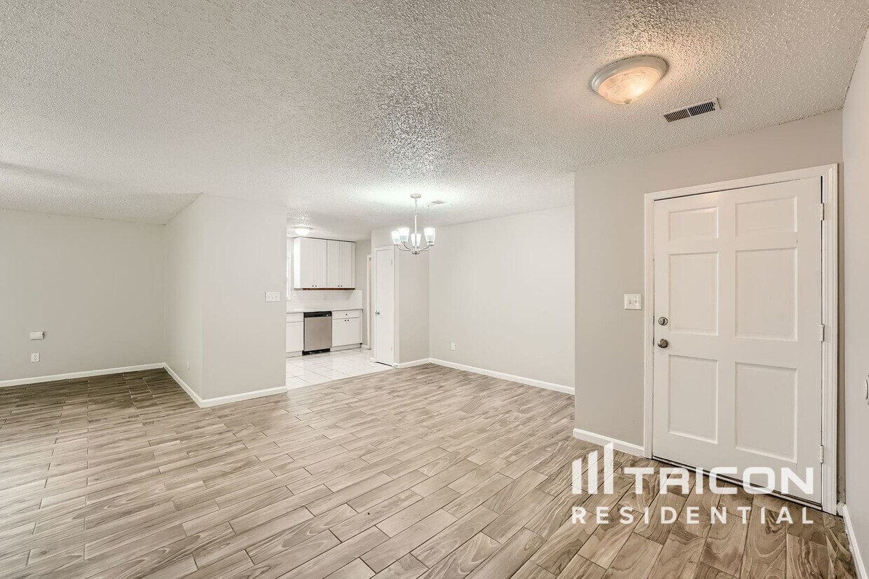 Foto principal - 5526 Westberry Ln