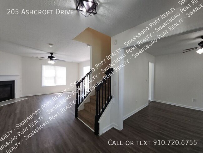 Foto del edificio - 205 Ashcroft Dr