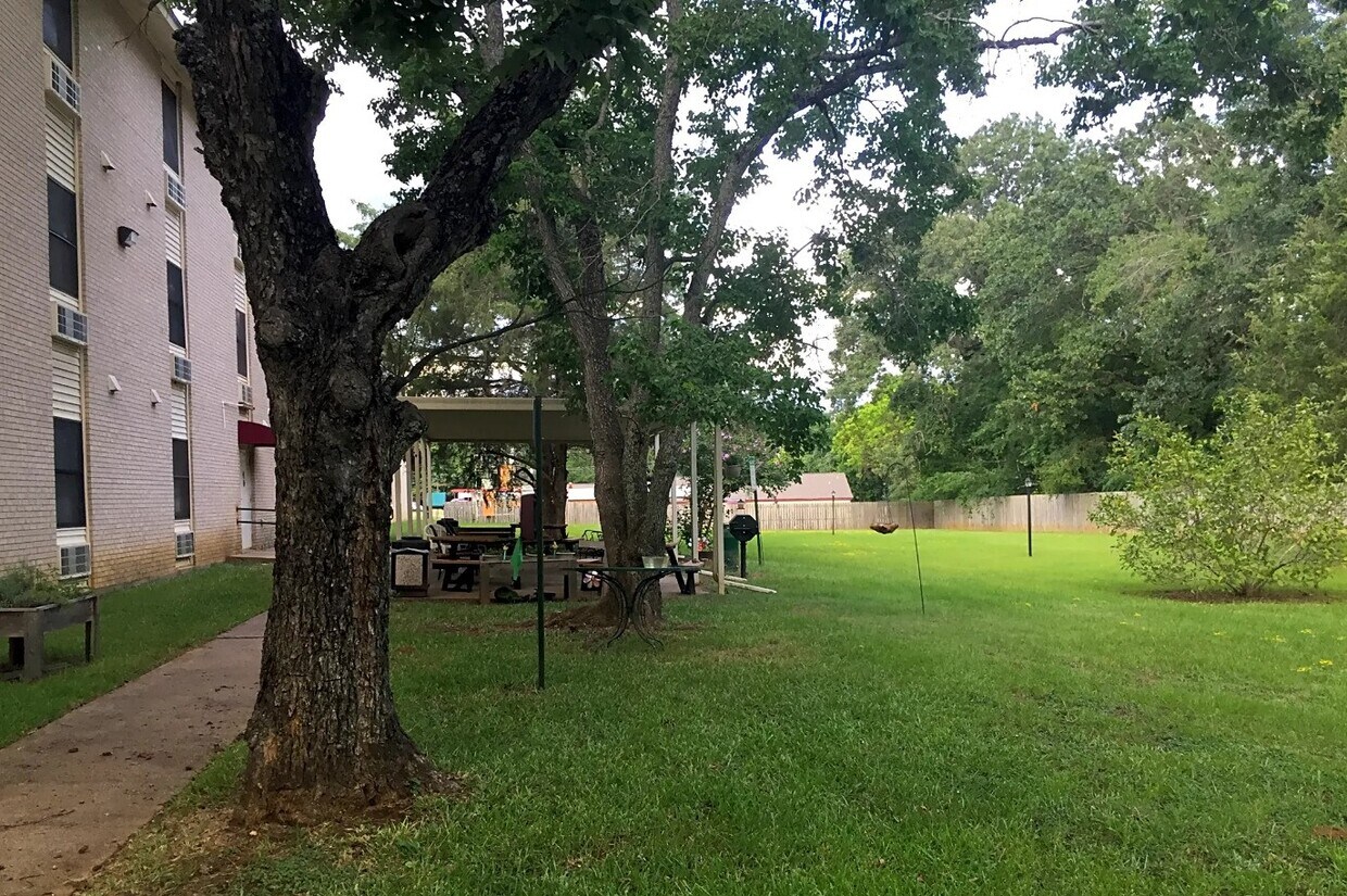 Foto del edificio - 122 Kickapoo St