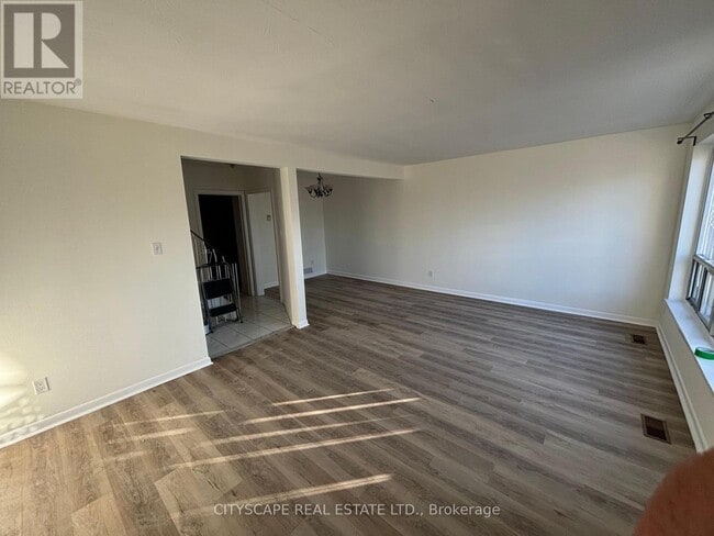 Building Photo - 116 Guildwood Pkwy