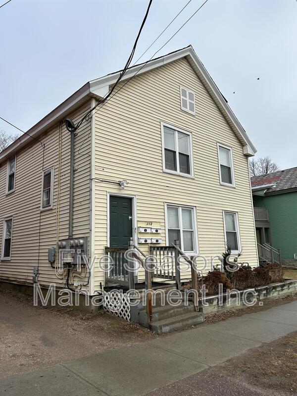 Building Photo - 213 N Winooski Ave