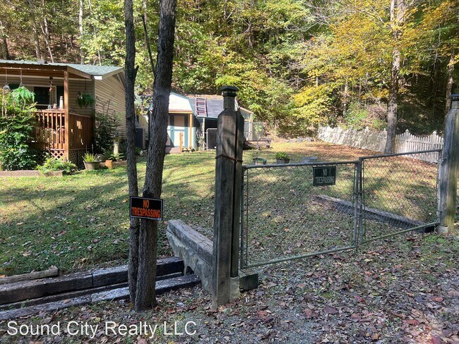 Building Photo - 3 br, 2.5 bath House - 197 Cove Street
