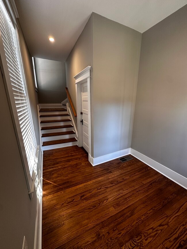 Building Photo - 226 N McNeil St