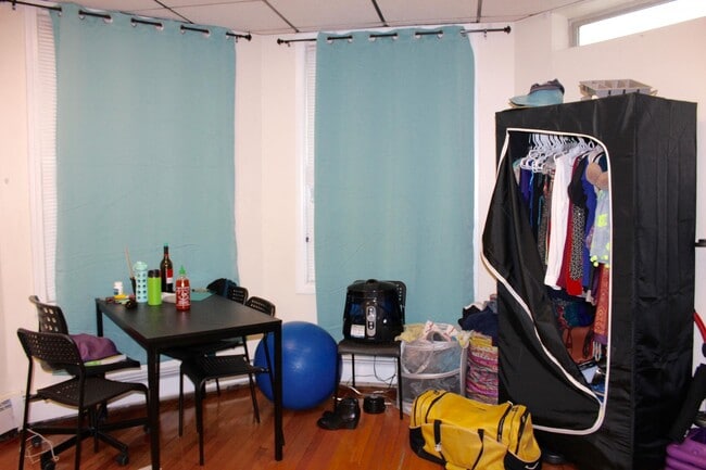 Foto del edificio - 879 Beacon St