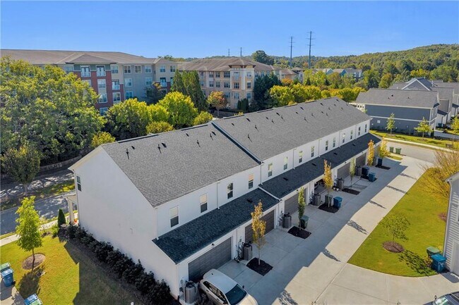 Building Photo - 1954 Sanford Dr