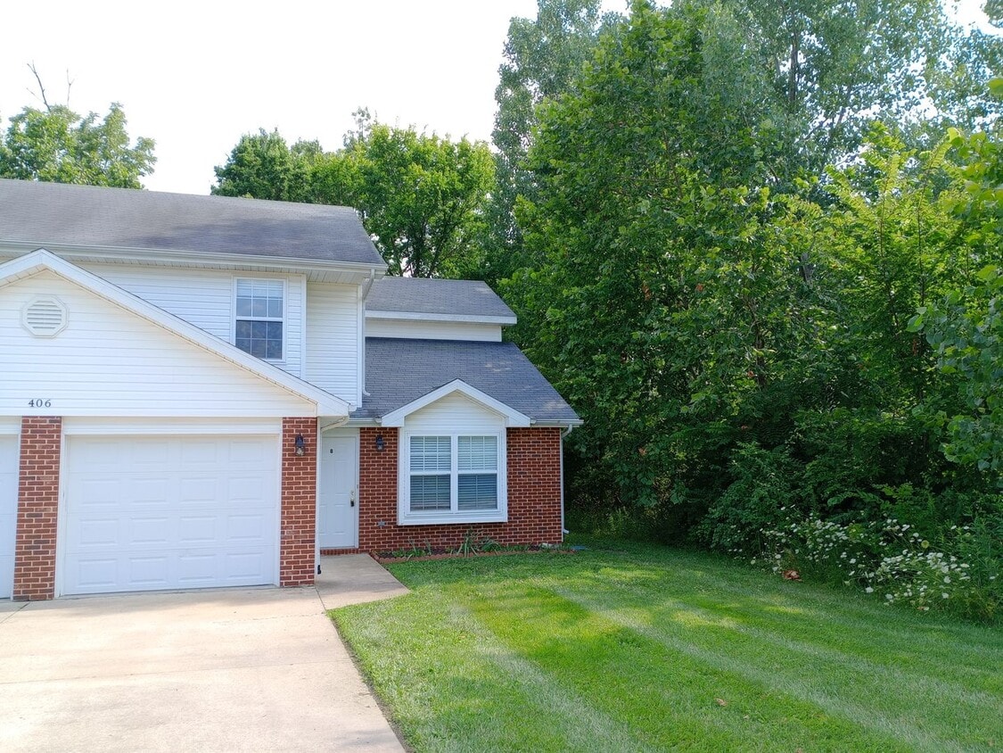 Foto principal - 406 E Liberty Ln