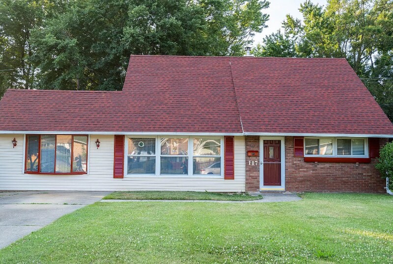 Primary Photo - 117 Harvest Rd