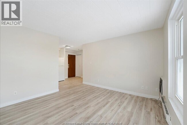 Building Photo - 6255 Thornberry Crescent