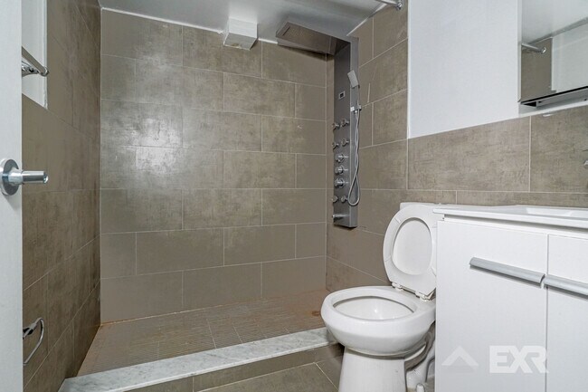 Foto del edificio - 865 Hart St