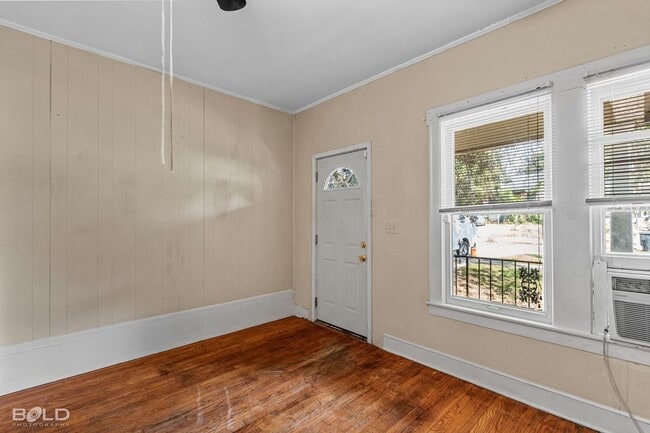 Building Photo - 649 Merrick St