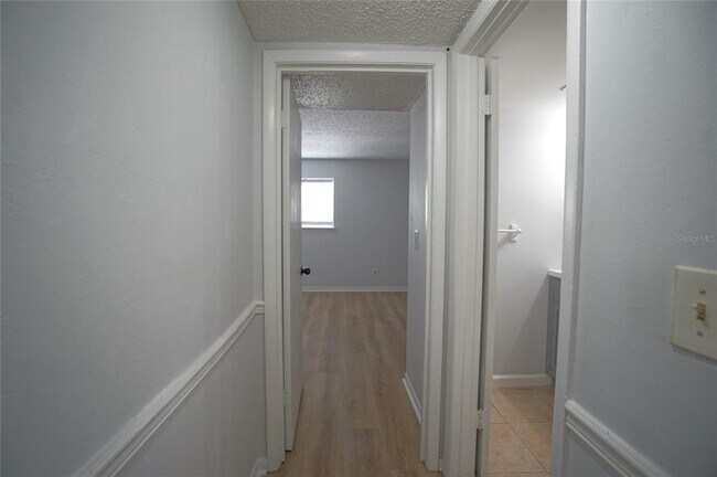 Foto del edificio - 6338 Newtown Cir