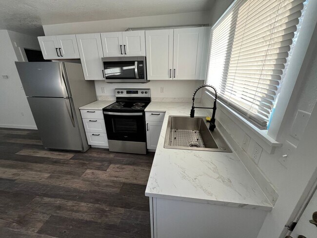 Foto del edificio - 1994 Badger Rd