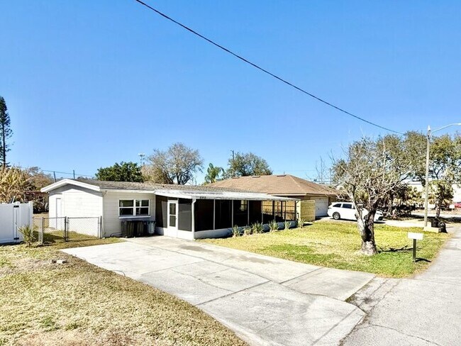 Foto del edificio - 8972 67th St