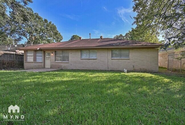 Jardín delantero - 712 Meadowglen Dr