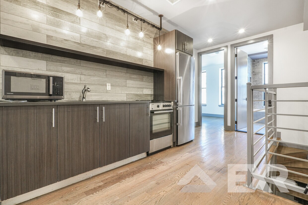 Foto principal - 1649 Summerfield St
