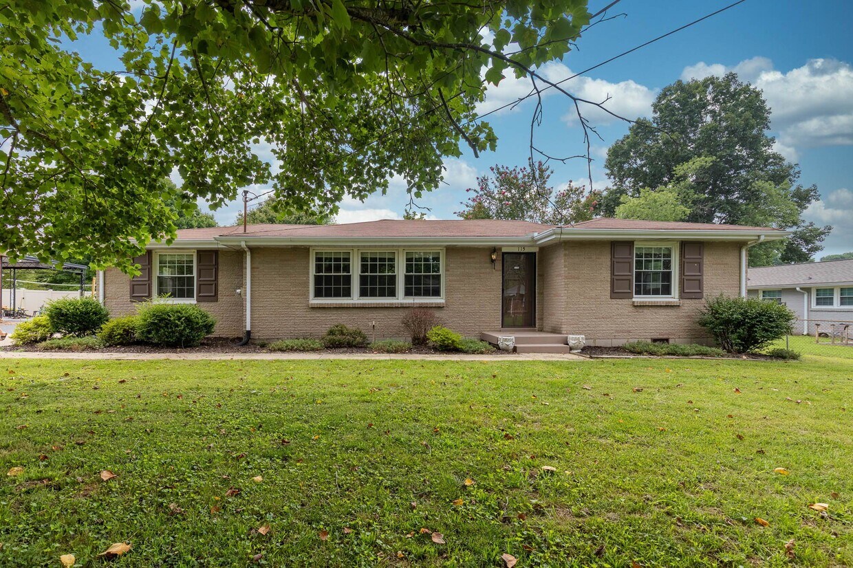 Primary Photo - 115 Newport Dr