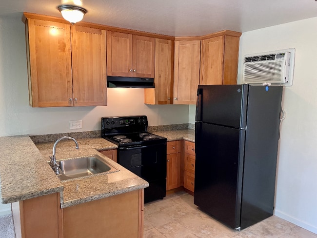 Building Photo - 1054 Dolores St