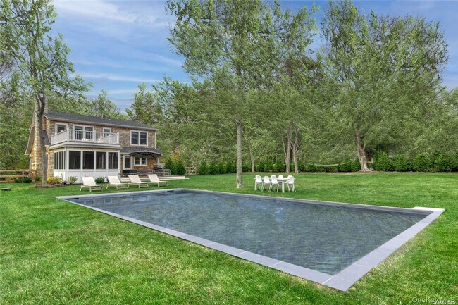 Foto del edificio - 1700 Cedar Dr