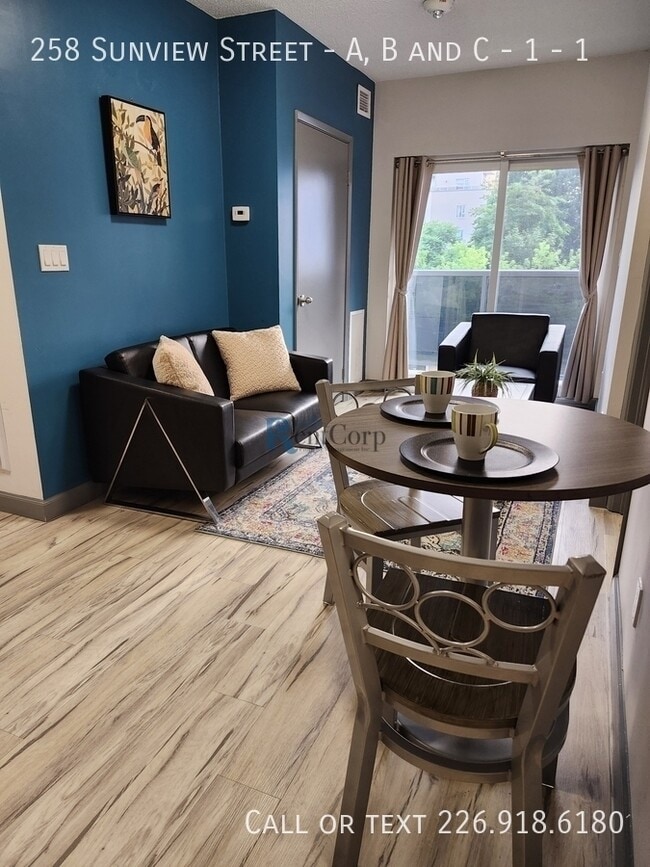 Building Photo - 258 Sunview St