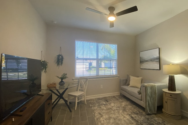 Foto del edificio - 15968 Crofton Spgs Wy