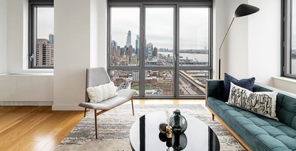 Building Photo - 608 W 57th St