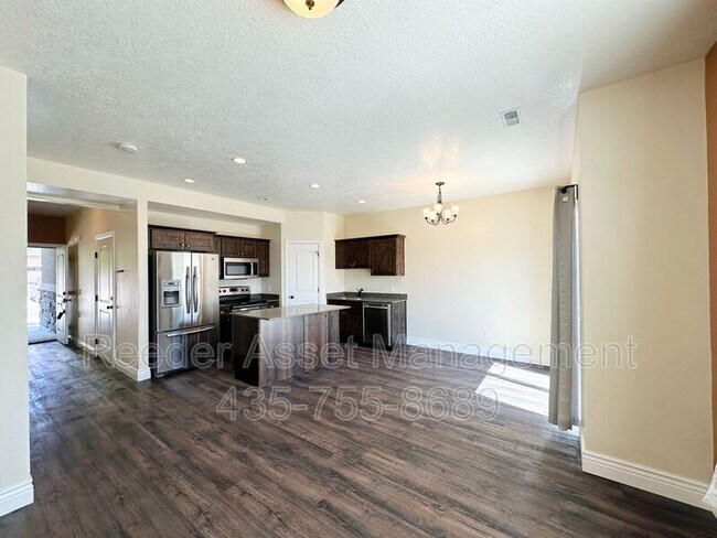Building Photo - 138 E 780 S
