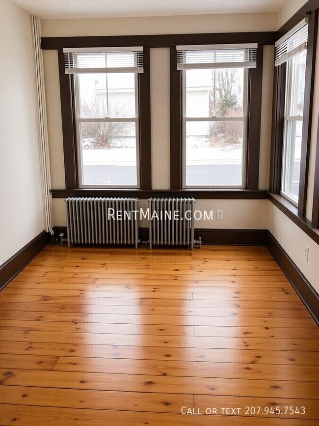 Building Photo - 9 Catell St