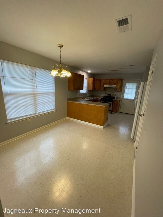 Foto del edificio - 3 br, 2 bath House - 310 N Johnson St